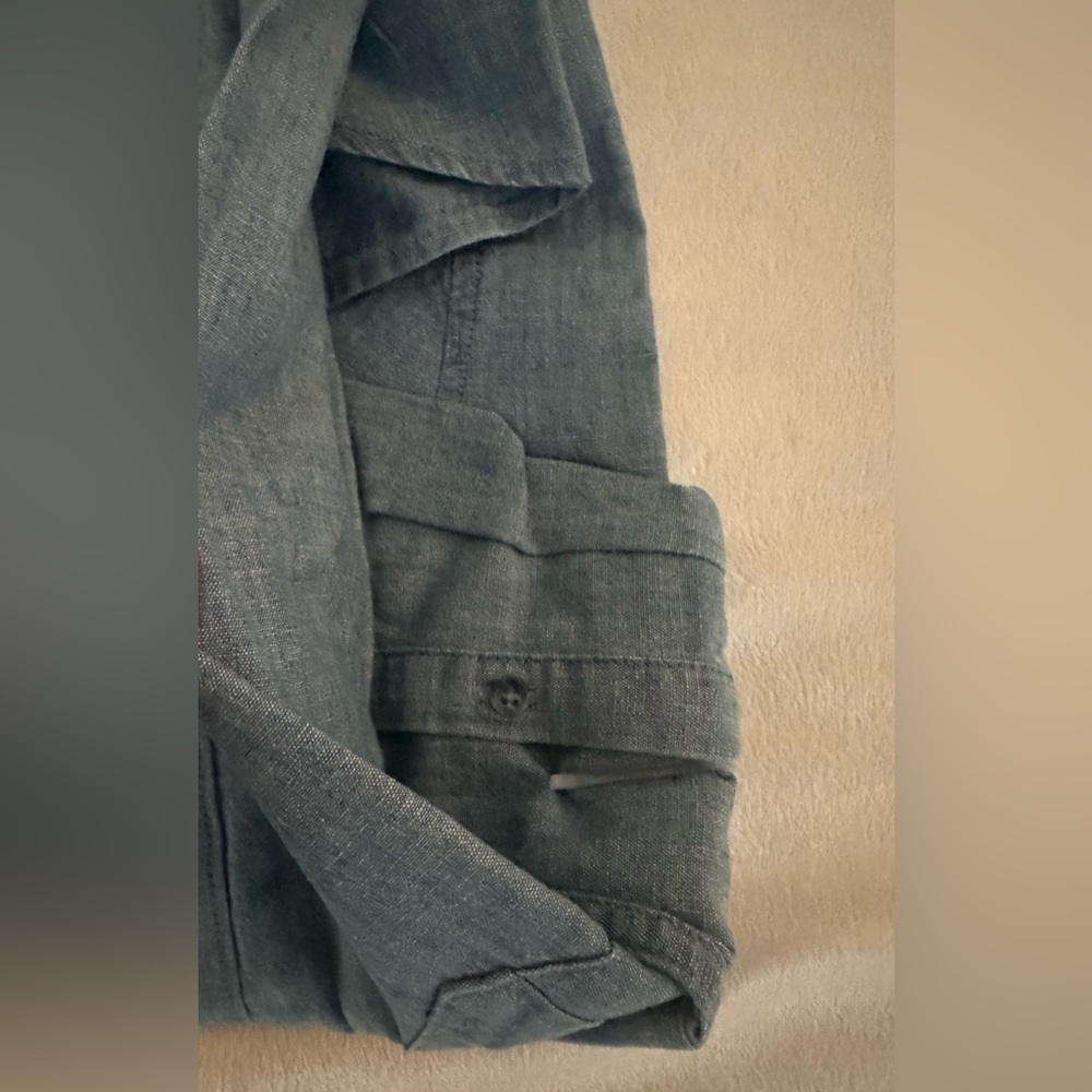 UNTUCKit Chambray Miranda Shirt. NWT 6 - Picture 4 of 8